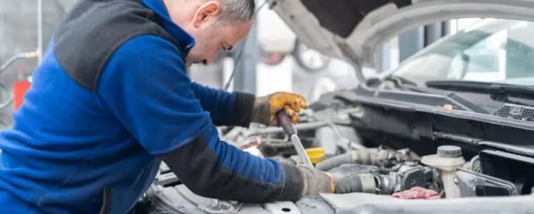 Top 5 Signs Your Car Needs a Service – Before It Breaks Down